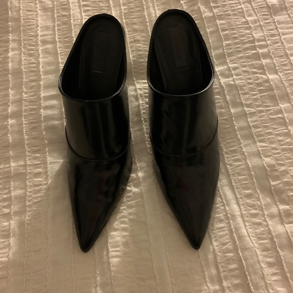 Black high heels - Picture 2 of 2